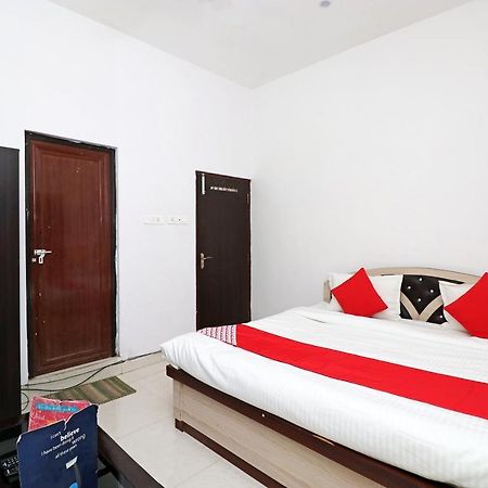 Oyo 24572 Express Inn Lucknow Exteriör bild