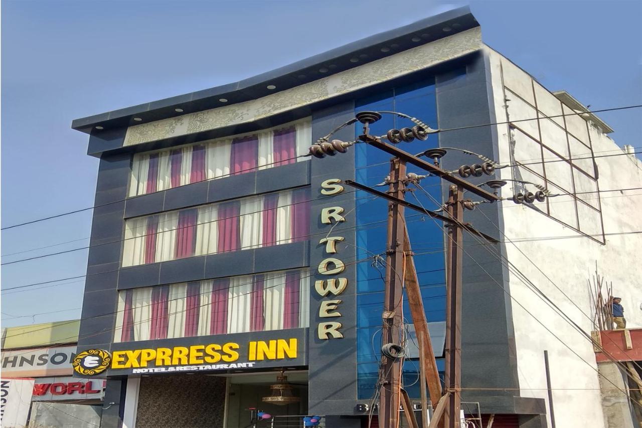 Oyo 24572 Express Inn Lucknow Exteriör bild